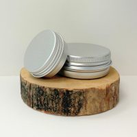 צנצנות אלומיניום בגדלים שונים